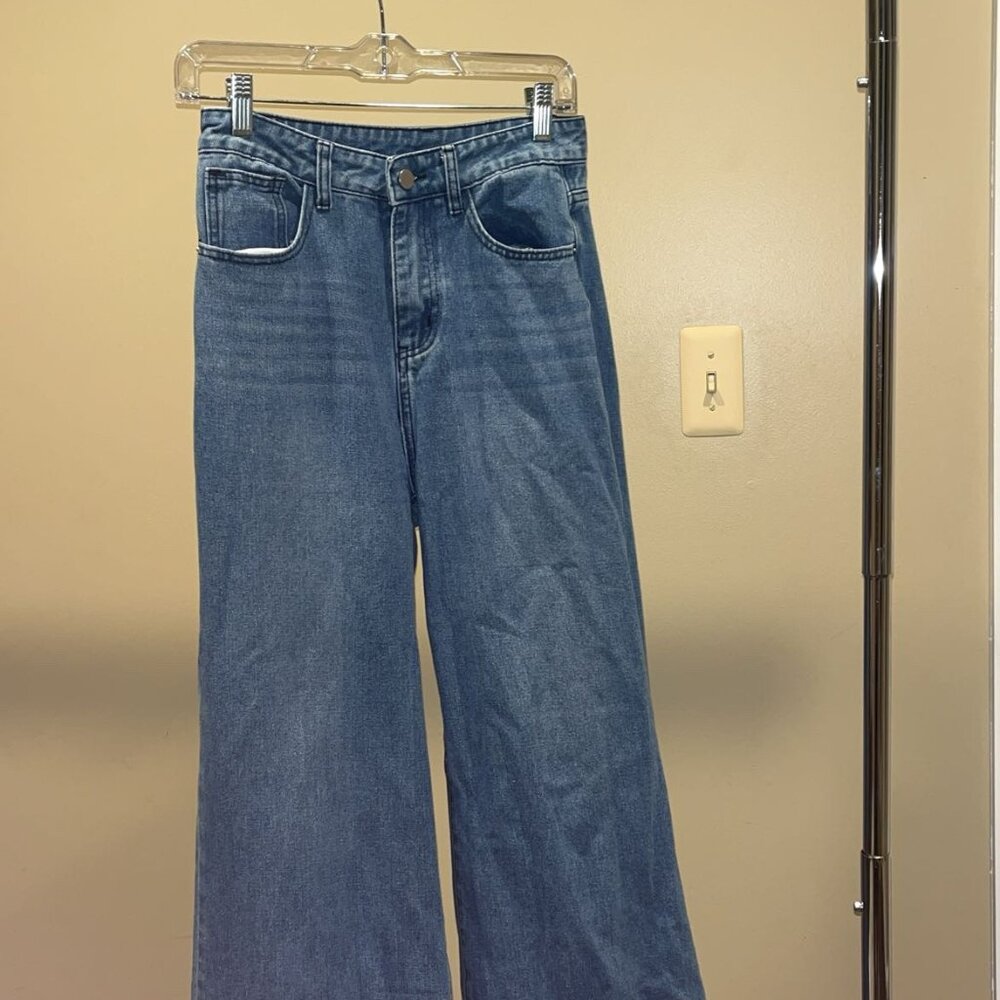 high-waisted wide leg jeans (unripped)